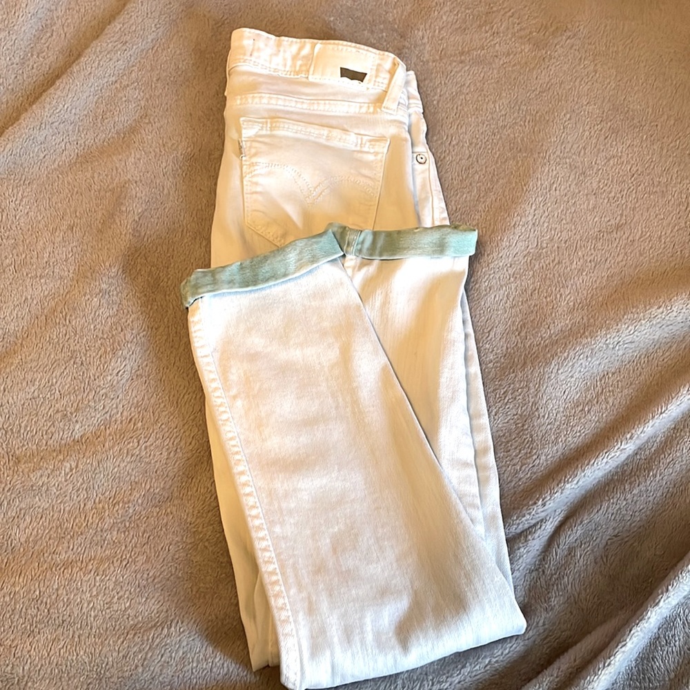 White Denim Levi’s